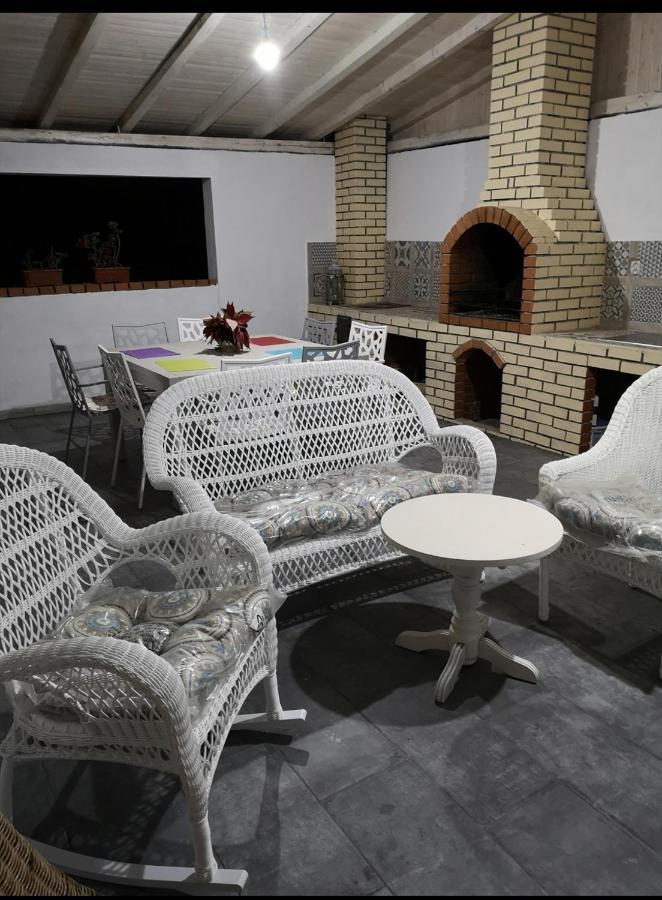 Pensiunea Gradina Ascunsa Bughea de Jos Esterno foto